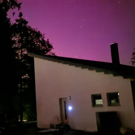 Refugium Aus Vollholz * Schlitz