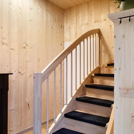 Refugium Aus Vollholz