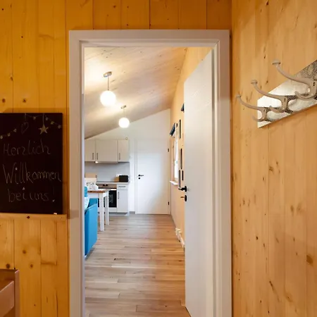 Refugium Aus Vollholz