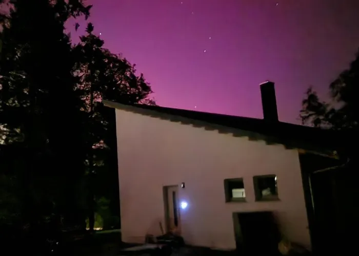 Refugium Aus Vollholz * Schlitz