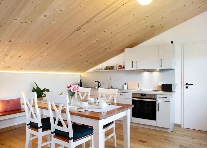 Refugium Aus Vollholz *